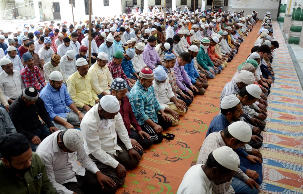 ಕೋವಿಡ್-19 ಮಾರ್ಗಸೂಚಿ: ಮಸೀದಿಗಳಲ್ಲಿ ಶೇ.50ರಷ್ಟು ಮಂದಿಗಷ್ಟೇ ನಮಾಝ್ ನಿರ್ವಹಿಸಲು ಅವಕಾಶ