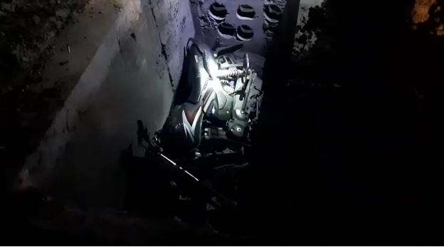 ಶಿವಮೊಗ್ಗ: ಸ್ಮಾರ್ಟ್ ಸಿಟಿ ಗುಂಡಿಗೆ ಬಿದ್ದ ಬೈಕ್; ಸವಾರ ಪಾರು