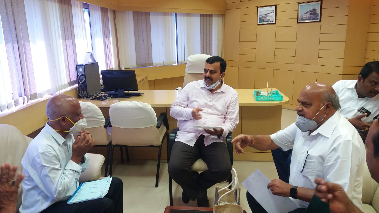 ಕಾಫಿ ಬೆಳೆಗಾರರ 10 ಎಚ್‍ಪಿ ಪಂಪ್‍ಸೆಟ್‍ಗಳಿಗೆ ಉಚಿತ ವಿದ್ಯುತ್ ಪೂರೈಸಲು ಇಂಧನ ಸಚಿವರಿಗೆ ಮನವಿ