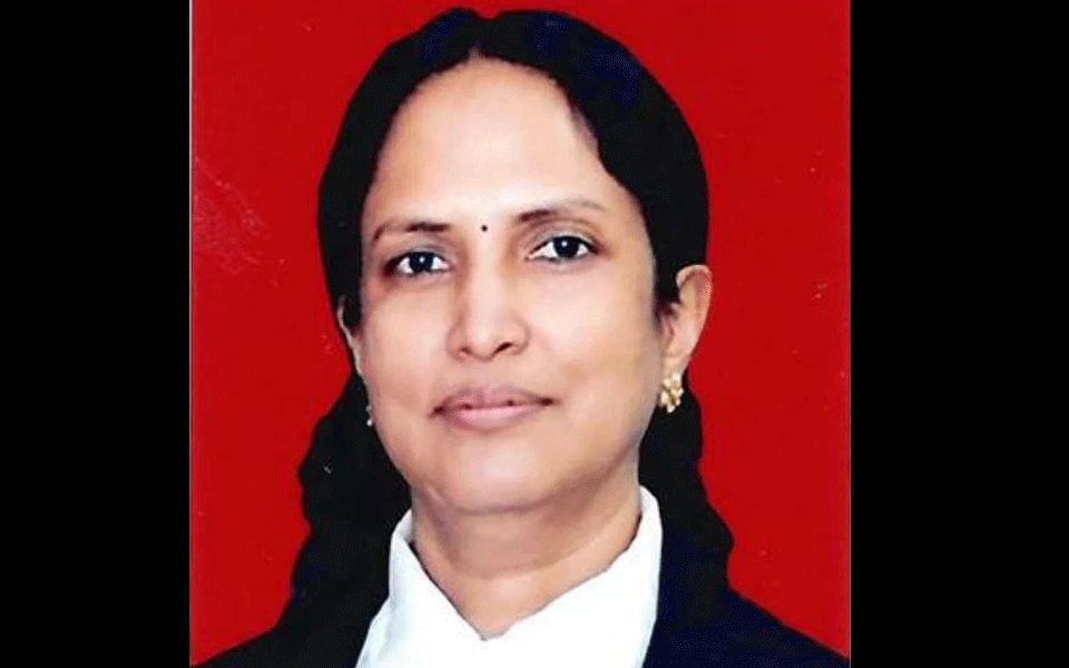 ವಿವಾದಾತ್ಮಕ ತೀರ್ಪಿನಿಂದ ಗಮನ ಸೆಳೆದಿದ್ದ ಬಾಂಬೆ ಹೈಕೋರ್ಟ್‌ನ ನ್ಯಾಯಾಧೀಶೆ ಪುಷ್ಪಾ ಗನೆಡಿವಾಲಾ ರಾಜೀನಾಮೆ