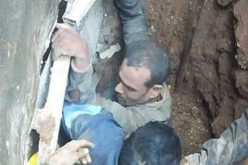 ನಿರ್ಮಾಣ ಹಂತದ  ಸುರಂಗದಲ್ಲಿ ಸಿಲುಕಿಕೊಂಡ 7 ಕಾರ್ಮಿಕರ ರಕ್ಷಣೆ, ಇನ್ನೂ ಇಬ್ಬರಿಗಾಗಿ ಶೋಧ