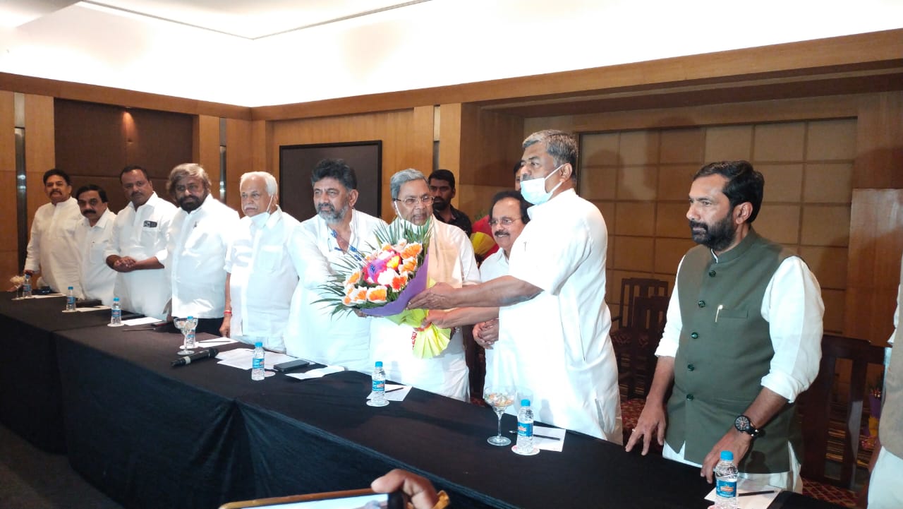 ಅನುದಾನ ಬಿಡುಗಡೆಯಲ್ಲಿ ತಾರತಮ್ಯ: ಸರಕಾರದ ವಿರುದ್ಧ ಹೋರಾಟಕ್ಕೆ ಕಾಂಗ್ರೆಸ್ ಶಾಸಕಾಂಗ ಸಭೆಯಲ್ಲಿ ತೀರ್ಮಾನ