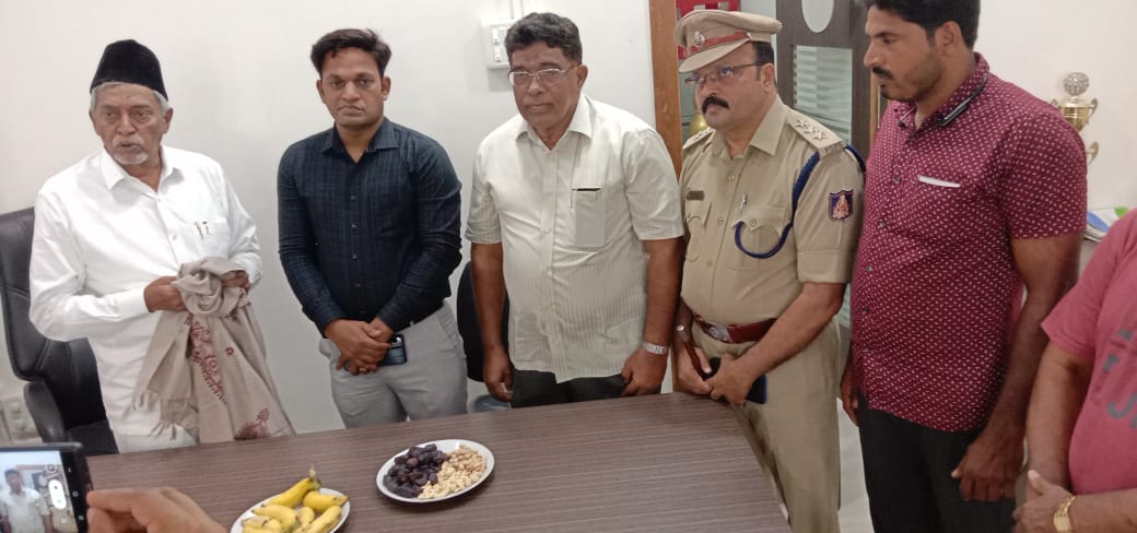 ಉಳ್ಳಾಲ ದರ್ಗಾಕ್ಕೆ ಪೊಲೀಸ್ ಕಮಿಷನರ್ ಶಶಿಕುಮಾರ್ ಭೇಟಿ