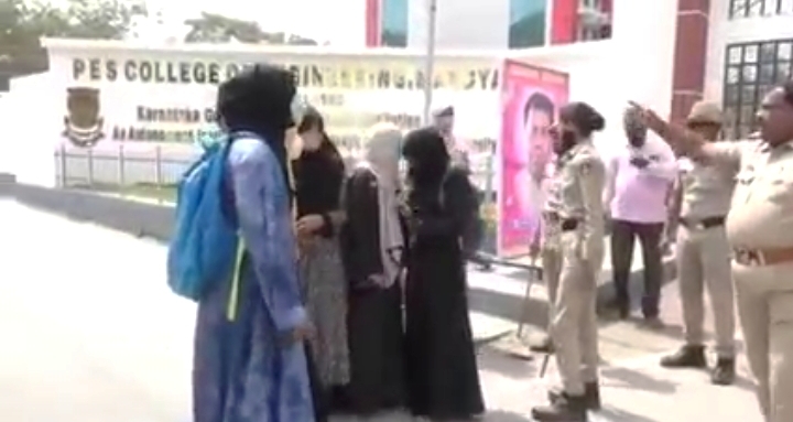 ಮಂಡ್ಯ: ಹಿಜಾಬ್ ಧರಿಸಿದ ಇಂಜಿನಿಯರಿಂಗ್ ಕಾಲೇಜಿನ ವಿದ್ಯಾರ್ಥಿನಿಯರನ್ನು ಗೇಟ್‍ನಲ್ಲೇ ತಡೆದ ಪೊಲೀಸರು!