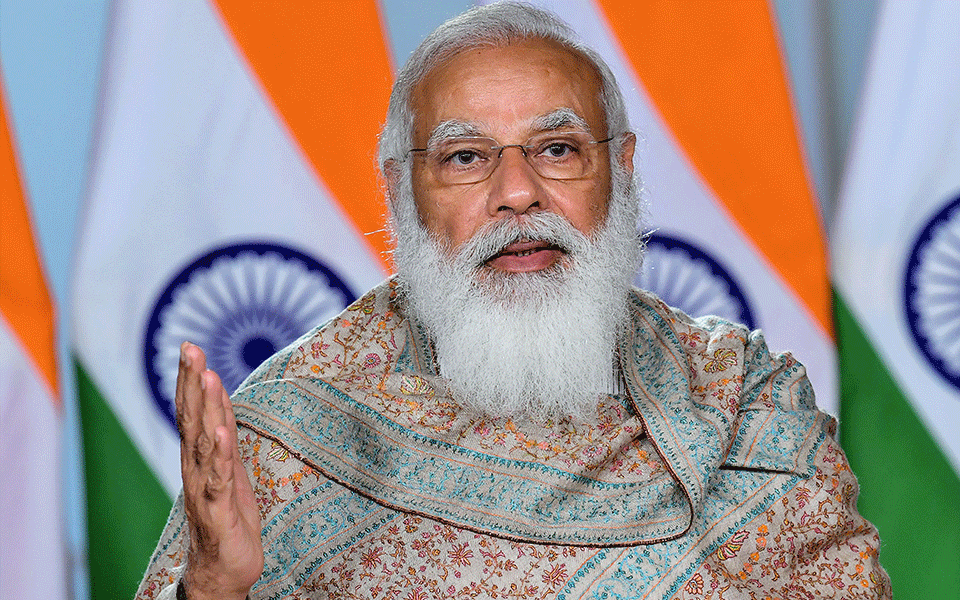 ಗುಜರಾತ್: ಇನ್ನು ಮುಂದೆ ಸೂರತ್ ನ ಎಲ್ಲ ಮುನ್ಸಿಪಲ್ ಶಾಲೆಗಳಲ್ಲಿ ಮೋದಿ ಫೋಟೊ !