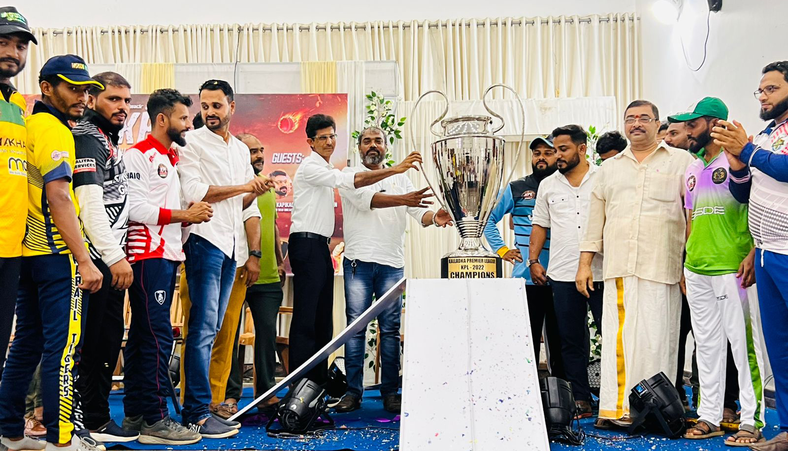 ಕಲ್ಲಡ್ಕ ಪ್ರೀಮಿಯರ್ ಲೀಗ್ ಸೀಸನ್ 7; ಕ್ರಿಕೆಟ್ ಪಂದ್ಯಾಟದ ಟ್ರೋಫಿ, ಜರ್ಸಿ ಬಿಡುಗಡೆ