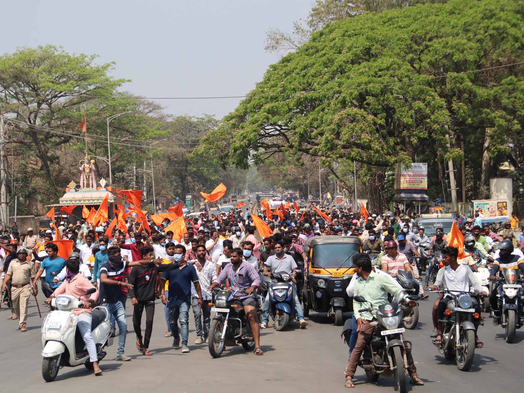 ನಿಷೇಧಾಜ್ಞೆ ಇದ್ದರೂ ಎರಡು ಬಾರಿ ಶವ ಯಾತ್ರೆ!