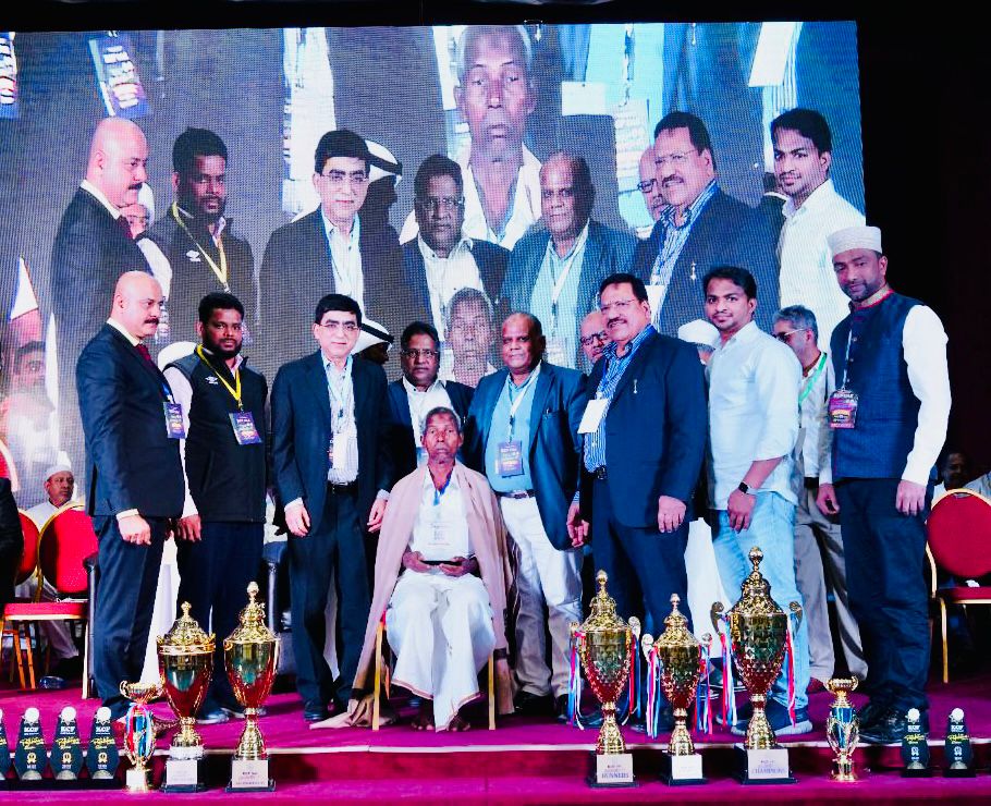 ದುಬೈ: ಬ್ಯಾರೀಸ್ ವೆಲ್ಫೇರ್ ಫೋರಮ್ ನಿಂದ ಪದ್ಮಶ್ರೀ ಹರೇಕಳ ಹಾಜಬ್ಬರಿಗೆ ಸನ್ಮಾನ