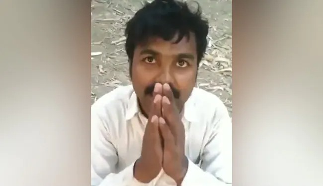 ಯುವಕನಿಗೆ ಚಿತ್ರಹಿಂಸೆ ನೀಡಿ ಕೊಲೆಗೈದು, ದೇಹವನ್ನು ಪೆಟ್ರೋಲ್ ಸುರಿದು ದಹಿಸಿದ ಗೋರಕ್ಷಕರು: ವೀಡಿಯೊ ವೈರಲ್