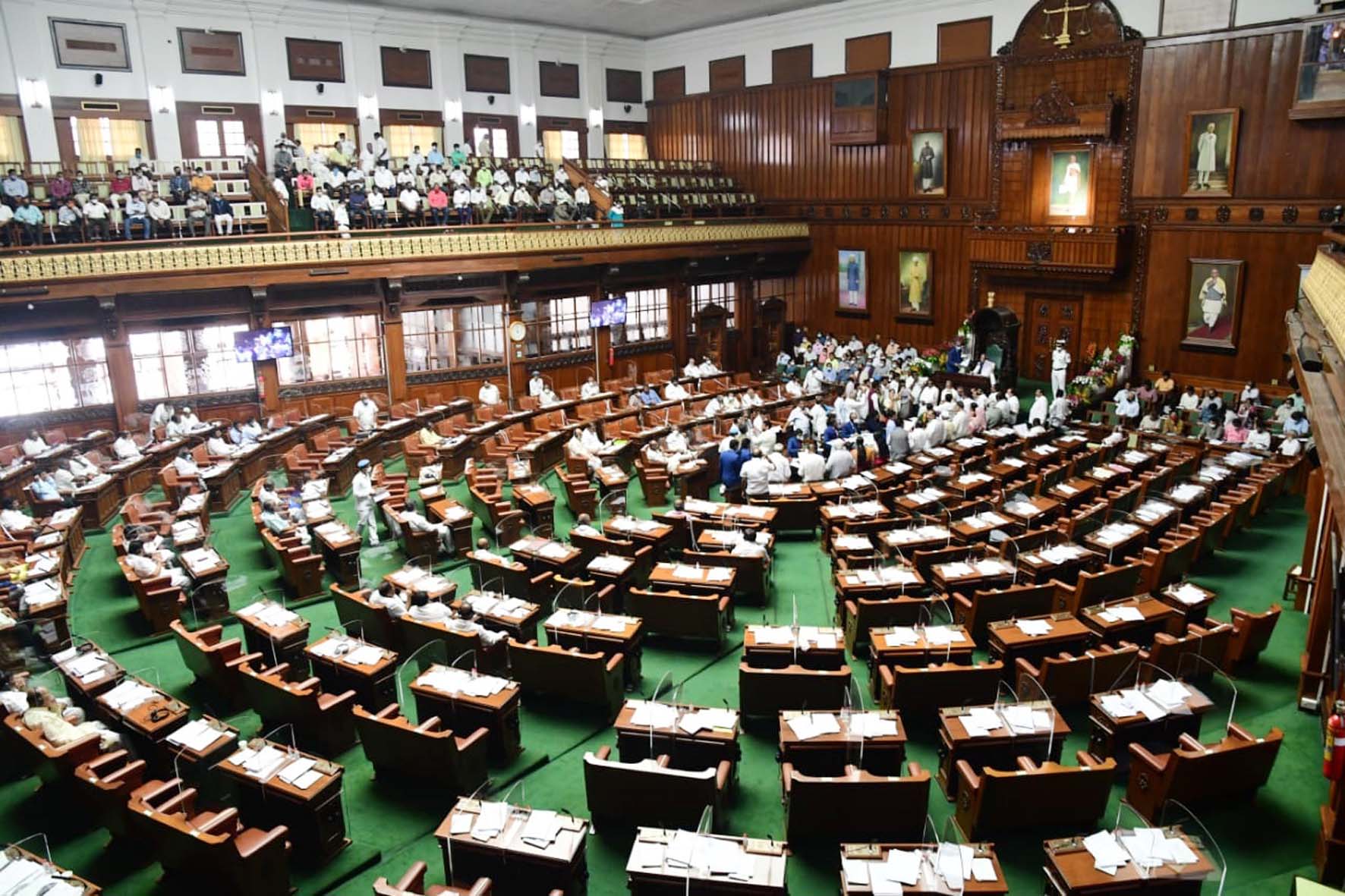 ಸಂಕಷ್ಟದಲ್ಲಿ ಸಚಿವರು ತಮ್ಮದೇ ಸಂಬಳ ಹೆಚ್ಚಿಸಿಕೊಂಡಿರುವುದು ಜನವಿರೋಧಿ ಕ್ರಮ: ಎಸ್‍ಯುಸಿಐ