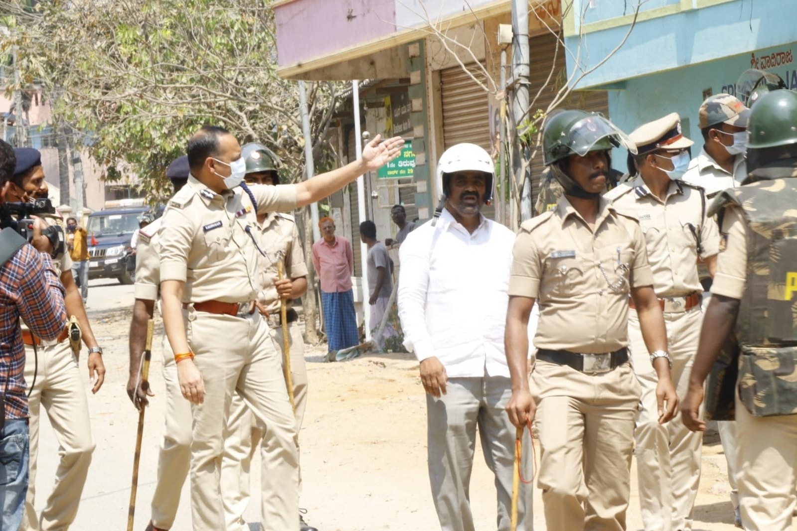 ಶಿವಮೊಗ್ಗ ನಗರದಲ್ಲಿ ಕರ್ಪ್ಯೂ ಅವಧಿ ಸಡಿಲಿಕೆ, ಶಾಲಾ ಕಾಲೇಜು ರಜೆ ವಿಸ್ತರಣೆ: ಜಿಲ್ಲಾಧಿಕಾರಿ ಡಾ.ಆರ್.ಸೆಲ್ವಮಣಿ