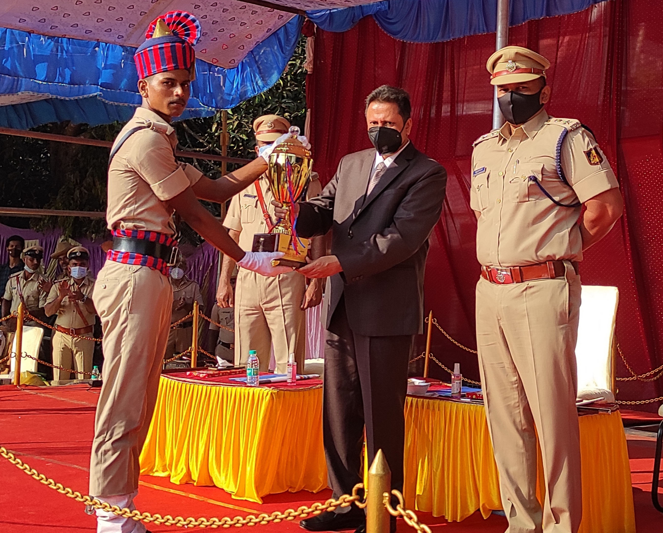 ಪೊಲೀಸರು ಒತ್ತಡಕ್ಕೆ ಒಳಗಾಗದೆ ಕರ್ತವ್ಯ ನಿರ್ವಸಬೇಕು: ನ್ಯಾ.ಸುಬ್ರಮಣ್ಯ