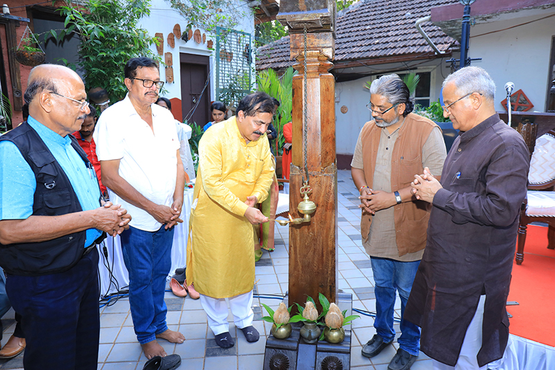 ಮಂಗಳೂರು: ಪ್ರಸಾದ್ ಆರ್ಟ್ ಗ್ಯಾಲರಿಯಲ್ಲಿ ಪರಂಪ್ರತೀಕ ಕಲಾ ಉತ್ಸವ ಉದ್ಘಾಟನೆ