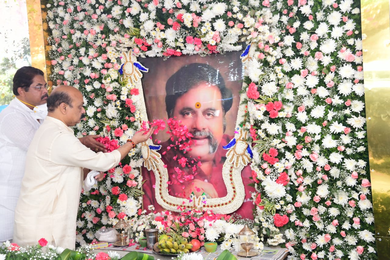 ನಟ ಅಂಬರೀಶ್ ಸ್ಮಾರಕಕ್ಕೆ ಮುಖ್ಯಮಂತ್ರಿ ಬೊಮ್ಮಾಯಿ ಶಂಕುಸ್ಥಾಪನೆ