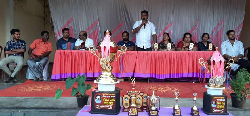 ಸೌಹಾರ್ದ ಟ್ರೋಫಿ ಕ್ರಿಕೆಟ್‌ ಪಂದ್ಯಾಟ; ಮಹಾಲಿಂಗೇಶ್ವರ ಕಾರ್ಕಳ ತಂಡ ಪ್ರಥಮ