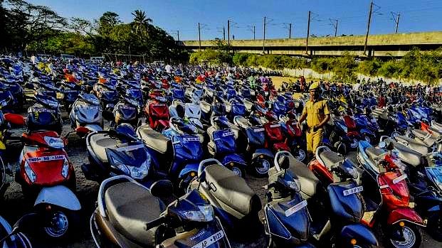 ಸೆಮಿಕಂಡಕ್ಟರ್‌ ಗಳ ಕೊರತೆ: ಜನವರಿಯಲ್ಲಿ ಪ್ರಯಾಣಿಕ ವಾಹನಗಳ ಮಾರಾಟದಲ್ಲಿ ಶೇ.10 ಕುಸಿತ