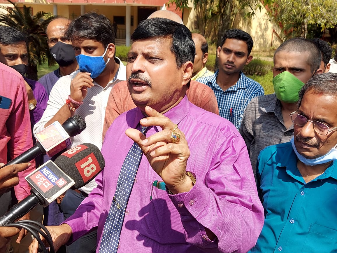 ಉಡುಪಿ ಎಂಜಿಎಂ ಕಾಲೇಜಿನಲ್ಲಿ ತಾರಕಕ್ಕೇರಿದ ವಿವಾದ: ಮುಂದಿನ ನಿರ್ಧಾರದವರೆಗೆ ರಜೆ ಘೋಷಣೆ