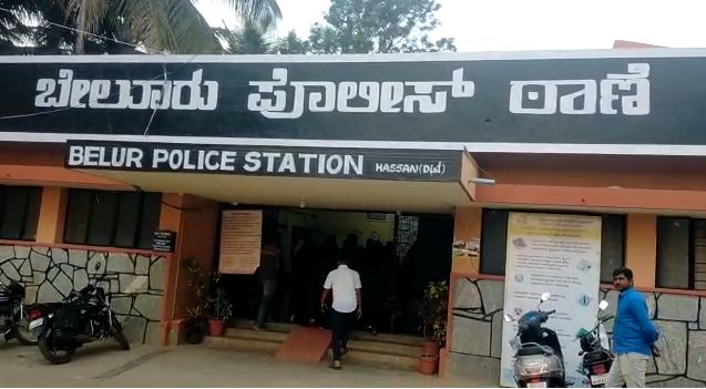 ಬಟ್ಟೆ ಬಿಚ್ಚಿಸುತ್ತೇವೆ, ಸಾಯಿಸುತ್ತೇವೆ ಎಂದು ಕೇಸರಿ ಶಾಲು ಧರಿಸಿದ್ದ ವಿದ್ಯಾರ್ಥಿಗಳಿಂದ ಬೆದರಿಕೆ