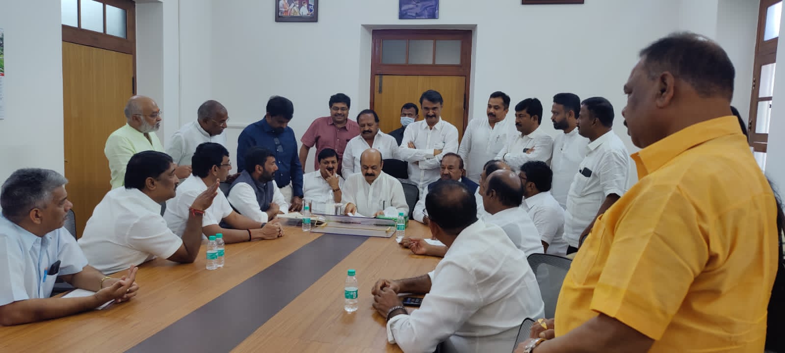 ಸ್ಥಳೀಯ ಸಂಸ್ಥೆ ಪ್ರತಿನಿಧಿಗಳ ಗೌರವಧನ ಹೆಚ್ಚಳಕ್ಕೆ ಆಗ್ರಹ: ವಿಧಾನ ಪರಿಷತ್ ಸದಸ್ಯರಿಂದ ಸಿಎಂಗೆ ಮನವಿ