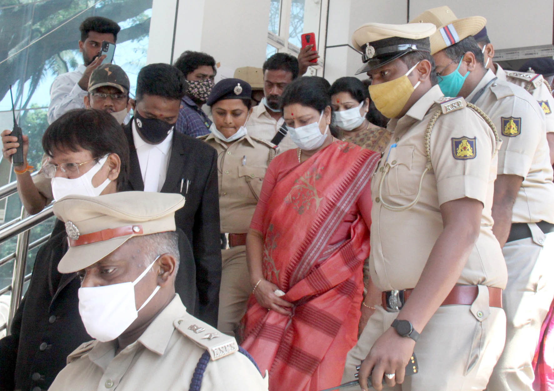 ಜೈಲಿನಲ್ಲಿ ರಾಜಾತಿಥ್ಯ ಪ್ರಕರಣ: ಮಾಜಿ ಸಿಎಂ ಜಯಲಲಿತಾ ಆಪ್ತೆ ಶಶಿಕಲಾ ಸೇರಿ ನಾಲ್ವರಿಗೆ ಜಾಮೀನು