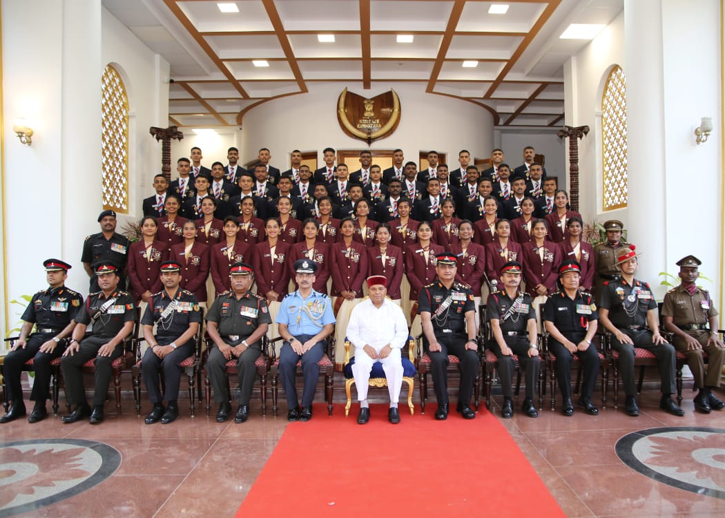 ರಾಜಭವನದಲ್ಲಿ ಎನ್‍ಸಿಸಿ ಕೆಡೆಟ್‍ಗಳಿಗೆ ರಾಜ್ಯಪಾಲ ಗೆಹ್ಲೋಟ್ ರಿಂದ ಅಭಿನಂದನೆ