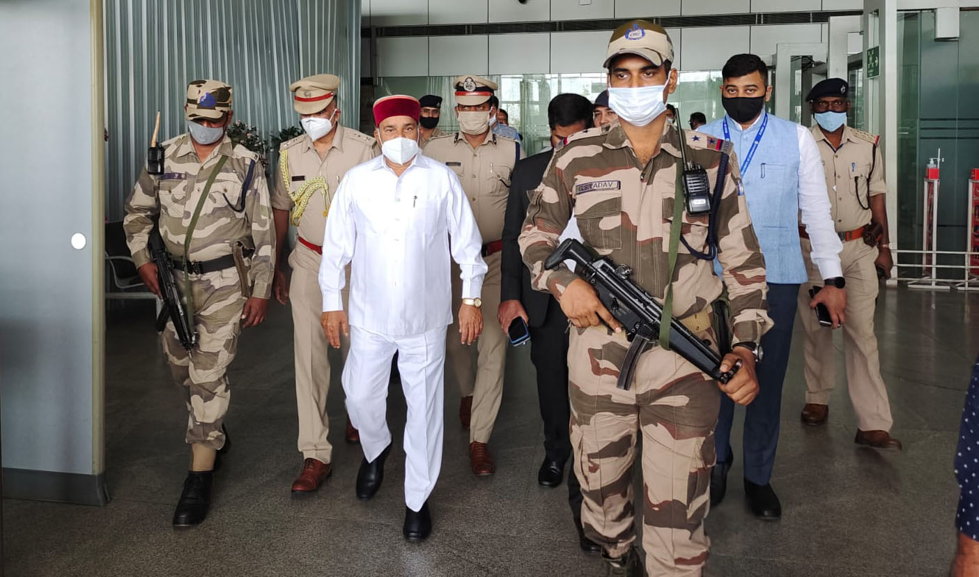 ಮಂಗಳೂರಿಗೆ ಆಗಮಿಸಿದ ರಾಜ್ಯಪಾಲರು; ದ.ಕ., ಉಡುಪಿ ಜಿಲ್ಲೆ ಪ್ರವಾಸ