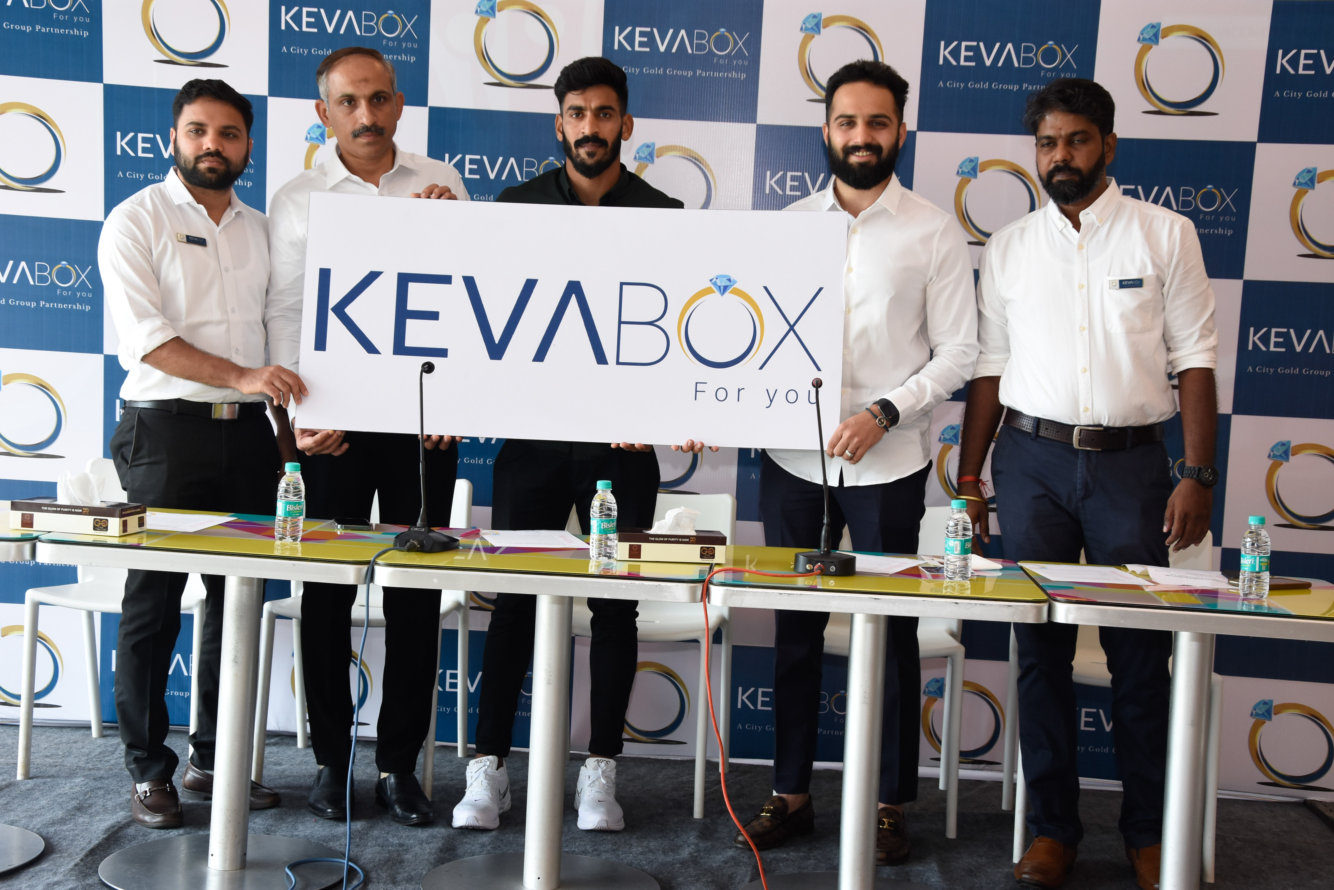 ಮಂಗಳೂರು: ಸಿಟಿ ಗೋಲ್ಡ್  ಸಮೂಹ ಸಂಸ್ಥೆಯ ನೂತನ ಸಂಸ್ಥೆ ʼಕೆವಾಬಾಕ್ಸ್ʼ ಲೋಗೋ ಅನಾವರಣ