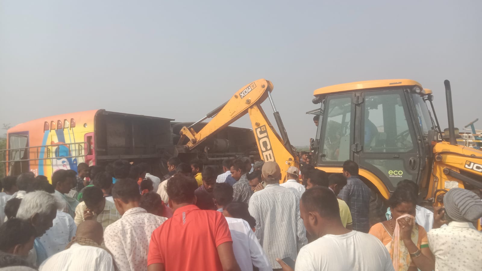 ಪಾವಗಡ: ಖಾಸಗಿ ಬಸ್ ಪಲ್ಟಿ; 5 ಮಂದಿ ಮೃತ್ಯು, ಹಲವರಿಗೆ ಗಂಭೀರ ಗಾಯ