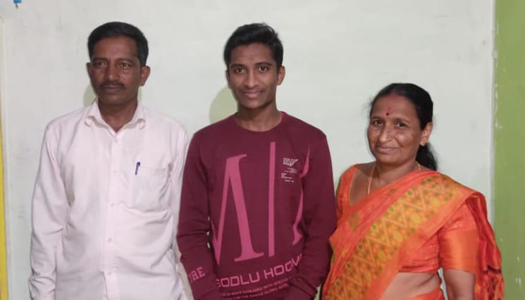 ಅರಕಲಗೂಡು: ತವರಿಗೆ ಮರಳಿದ ಉಕ್ರೇನ್ ನಲ್ಲಿ ಸಿಲುಕಿದ್ದ ವಿದ್ಯಾರ್ಥಿ