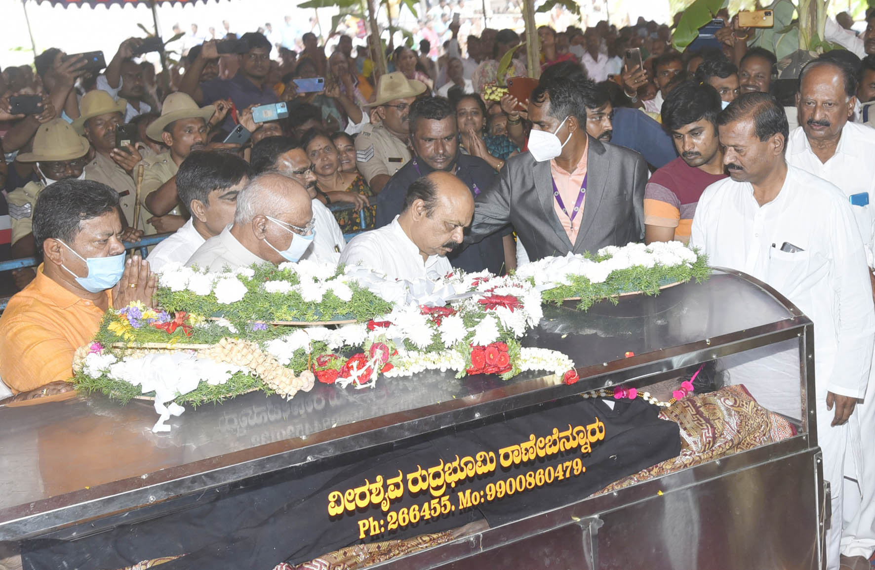 ದಾವಣಗೆರೆ: ಉಕ್ರೇನ್ ನಲ್ಲಿ ಮೃತಪಟ್ಟ ನವೀನ್ ಮೃತದೇಹ ಮೆಡಿಕಲ್ ಕಾಲೇಜಿಗೆ ಹಸ್ತಾಂತರ