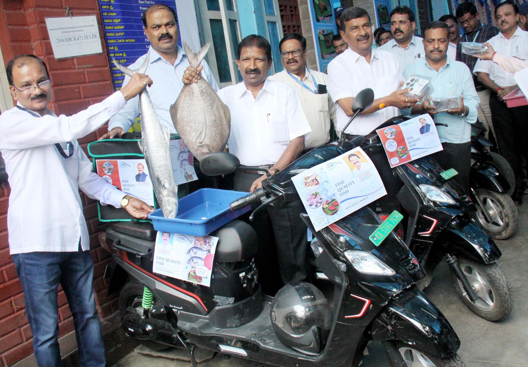 ಗುಣಮಟ್ಟದ ತಾಜಾ ಮೀನು, ಮೀನಿನ ಖಾದ್ಯಗಳು ಜನರ ಮನೆಬಾಗಿಲಿಗೆ: ಸಚಿವ ಎಸ್.ಅಂಗಾರ