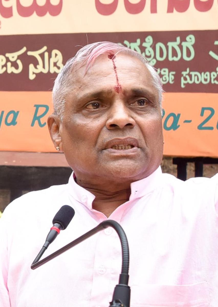 ಮುಸ್ಲಿಮ್‍ ಮಹಿಳೆಯರ ಬಗ್ಗೆ ಅಶ್ಲೀಲವಾಗಿ ವ್ಯಂಗ್ಯ ಮಾಡಿದ ಹಿರೇಮಗಳೂರು ಕಣ್ಣನ್ ವಿರುದ್ಧ ವ್ಯಾಪಕ ಟೀಕೆ