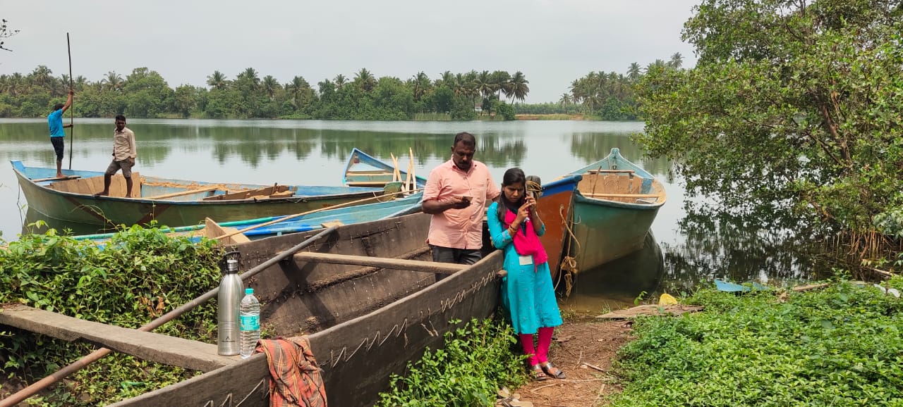 ತ್ರಾಸಿ, ಮೊವಾಡಿ ಅಕ್ರಮ ಮರಳುಗಾರಿಕೆ ಆರೋಪ : ಆರು ದೋಣಿ ವಶಕ್ಕೆ