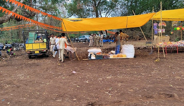 ಕೊಡಗು: ಹಿಂದೂಯೇತರರ ಅಂಗಡಿಗಳನ್ನು ತೆರವುಗೊಳಿಸಿದ ಸಂಘಪರಿವಾರದ ಕಾರ್ಯಕರ್ತರು