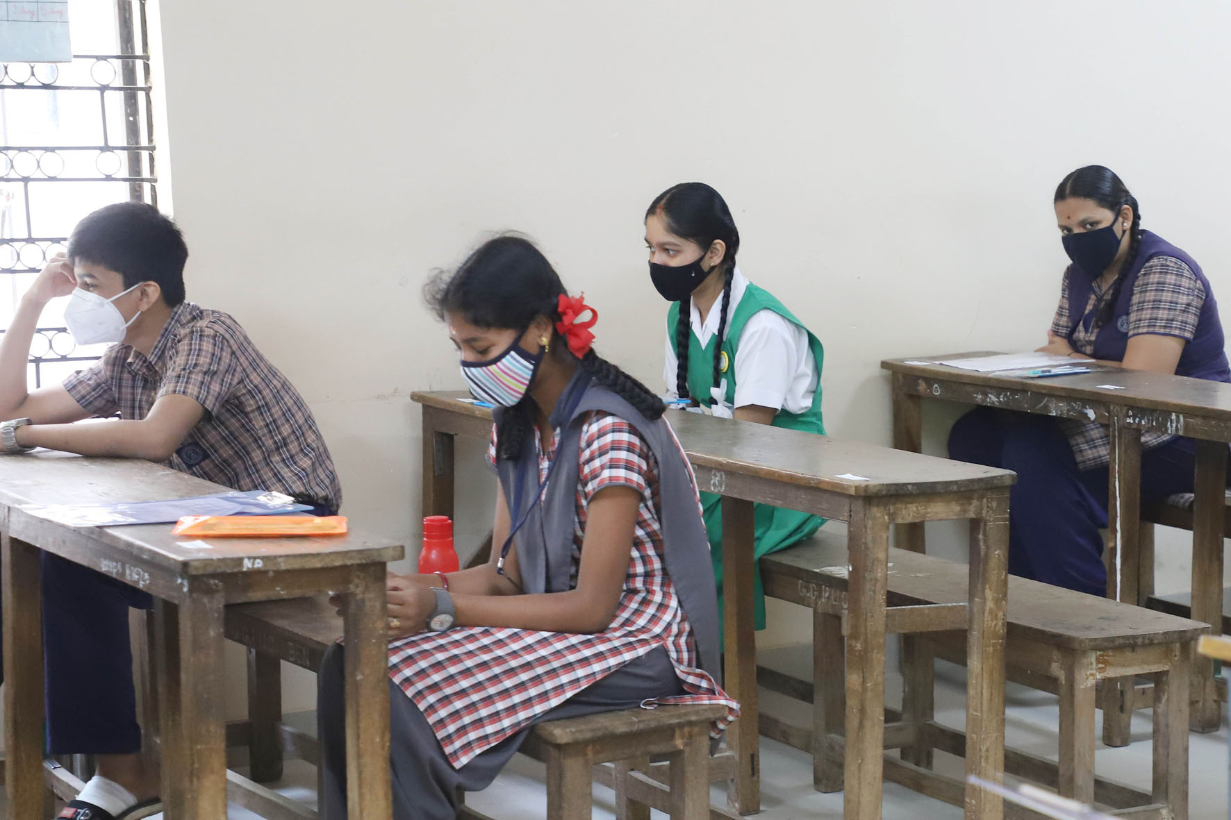 ಎಸೆಸೆಲ್ಸಿ ಪರೀಕ್ಷೆ: ಹಿಜಾಬ್ ಧರಿಸಿ‌ ಬಂದ ಮೇಲ್ವಿಚಾರಕಿ ಪರೀಕ್ಷಾ ಕೊಠಡಿಯಿಂದ ಅಮಾನತು