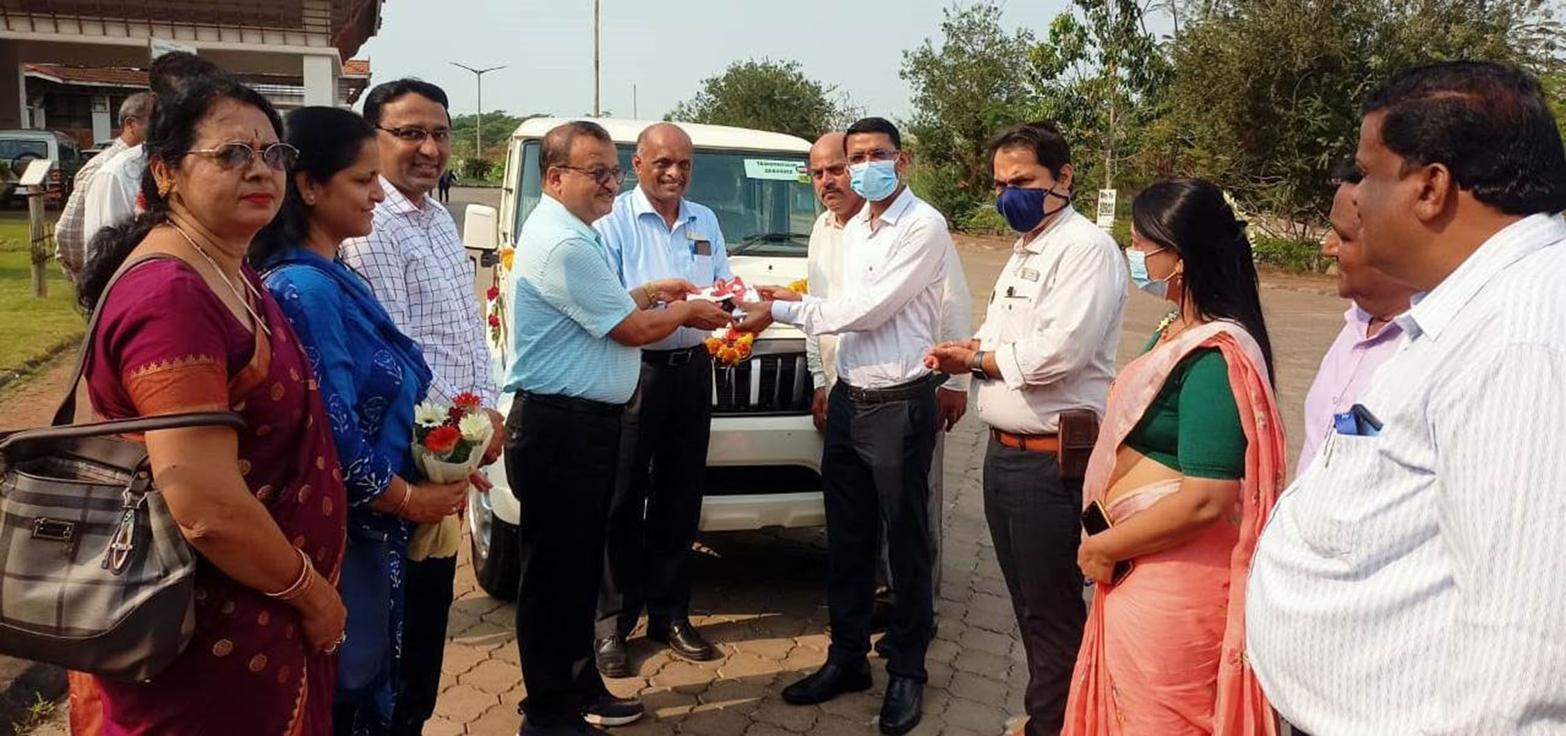 ಕೊಂಕಣ ರೈಲ್ವೆಯಿಂದ ಆರೋಗ್ಯ ಇಲಾಖೆಗೆ ವಾಹನ ಹಸ್ತಾಂತರ