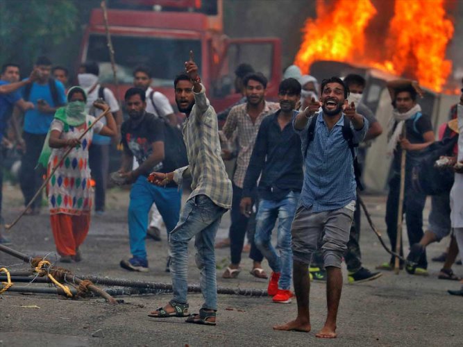 ಪೊಲೀಸ್ ಗೋಲಿಬಾರ್ ಪ್ರಕರಣಗಳ ಕುರಿತ ಉತ್ತರ ನೀಡುವಾಗ ಪಂಚಕುಲಾದ ʼ32 ಜನರ ಹತ್ಯೆಯನ್ನುʼ ಕೈಬಿಟ್ಟ ಗೃಹ ಇಲಾಖೆ