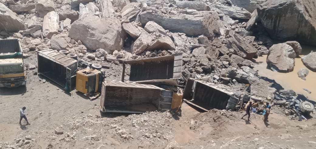 ಗುಂಡ್ಲುಪೇಟೆ ಗಣಿಯಲ್ಲಿ ಗುಡ್ಡಕುಸಿತ: ಇಬ್ಬರು ಮೃತ್ಯು, ಹಲವು ಮಂದಿ ಕಾರ್ಮಿಕರಿಗೆ ಗಾಯ