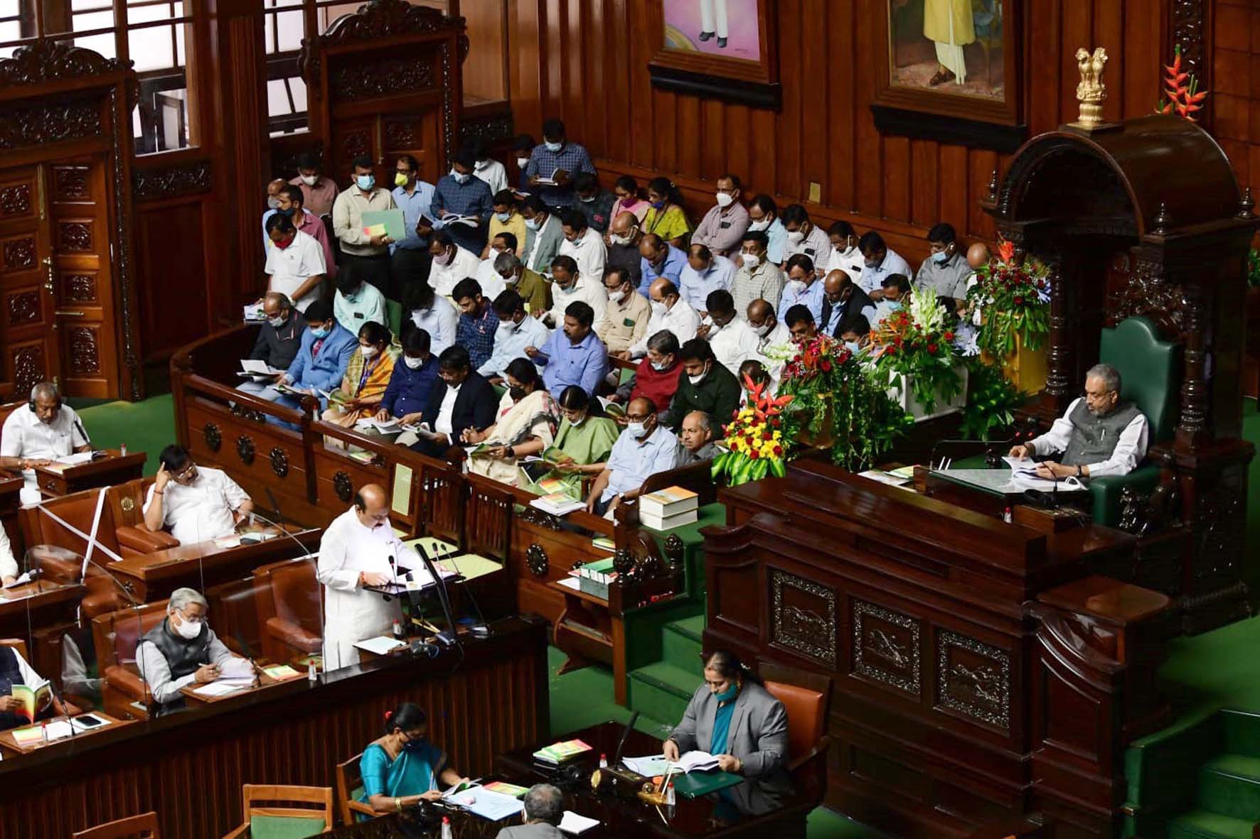 ತೆರಿಗೆ ದರದಲ್ಲಿ ಹೆಚ್ಚಳವಿಲ್ಲದೆ ಯಥಾಸ್ಥಿತಿ ಕಾಯ್ದುಕೊಂಡ ರಾಜ್ಯ ಬಜೆಟ್