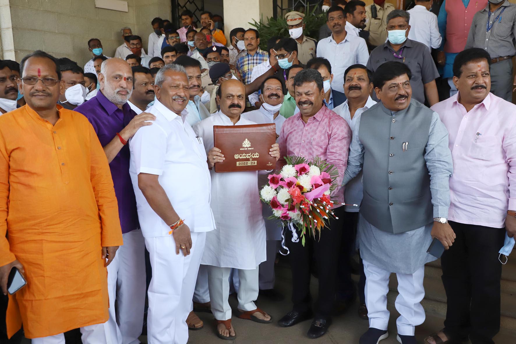 ರಾಜ್ಯ ಬಜೆಟ್ 2022: ಕಾಶಿ ಯಾತ್ರಾರ್ಥಿಗಳಿಗೆ ತಲಾ 5,000 ರೂ. ಸಹಾಯಧನ