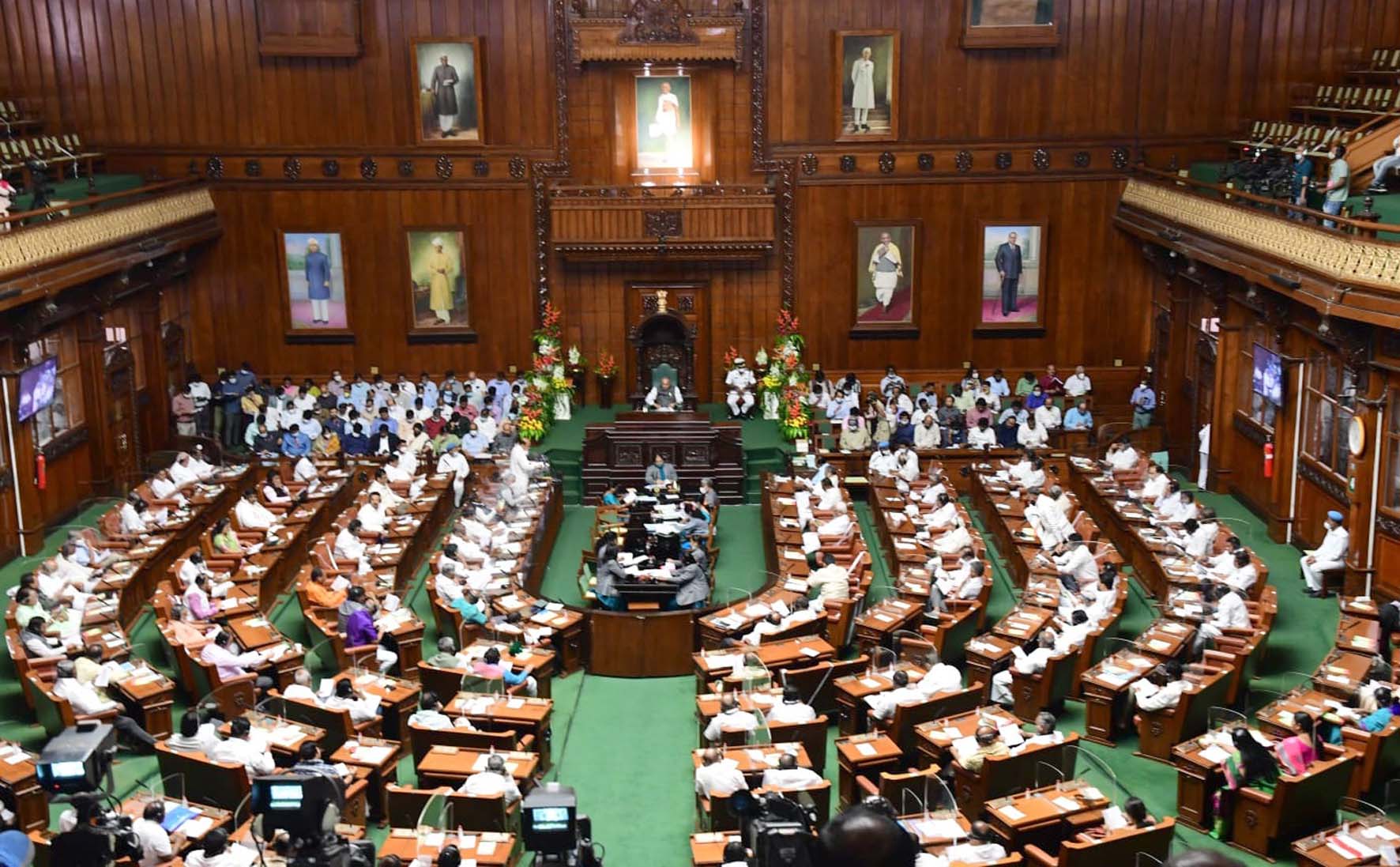 ಏಳನೇ ವೇತನ ಆಯೋಗ ಜಾರಿ ಮಾಡದಿರುವುದು ನೌಕರ ವಿರೋಧಿ ಕ್ರಮ: ನೌಕರರ ಒಕ್ಕೂಟ