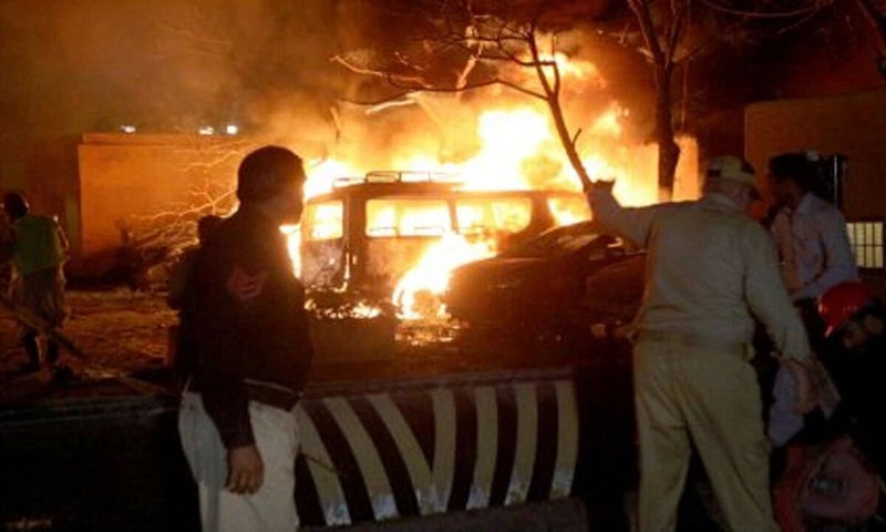 ಮಣಿಪುರದಲ್ಲಿ ನಿಲ್ಲದ ಚುನಾವಣಾ ಹಿಂಸಾಚಾರ: 12 ಮತಗಟ್ಟೆಗಳಲ್ಲಿ ಮರುಮತದಾನಕ್ಕೆ ಆದೇಶ