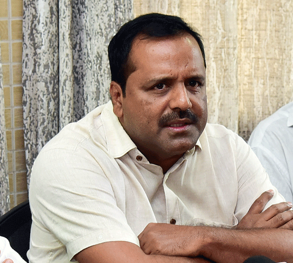 ರಿವರ್ಸ್  ಗೇರ್ ಬಜೆಟ್: ವಿಪಕ್ಷ ಉಪನಾಯಕ ಯು.ಟಿ.ಖಾದರ್ ಟೀಕೆ