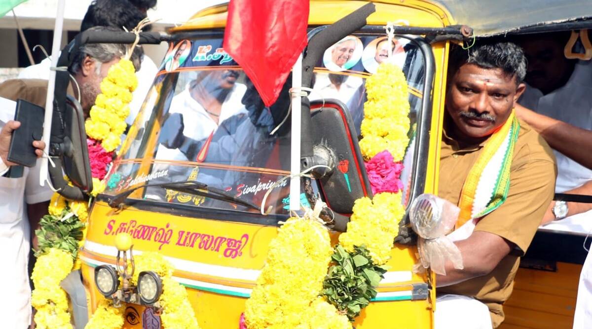 ತಮಿಳುನಾಡು: 20 ವರ್ಷಗಳಿಂದ ಆಟೋ ಚಾಲಕರಾಗಿರುವ ಸರವಣನ್ ಈಗ ಕುಂಬಕೋಣಂನ ಪ್ರಥಮ ಮೇಯರ್ ಆಗಿ ಅಧಿಕಾರ ಸ್ವೀಕಾರ