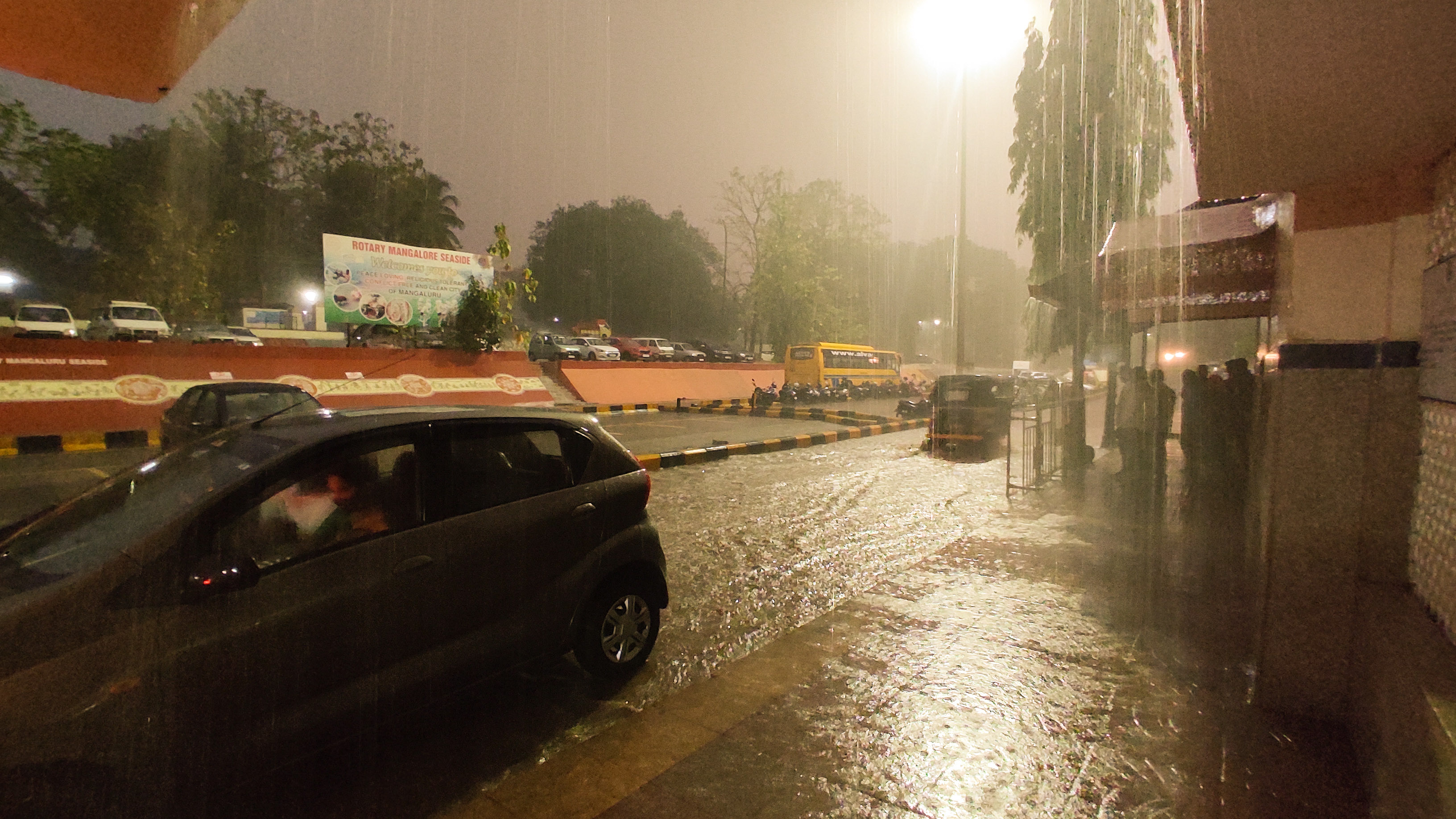 ​ದ.ಕ. ಜಿಲ್ಲೆಯ ವಿವಿಧ ಕಡೆಗಳಲ್ಲಿ ಗುಡುಗು, ಮಿಂಚಿನ ಸಹಿತ ಮಳೆ