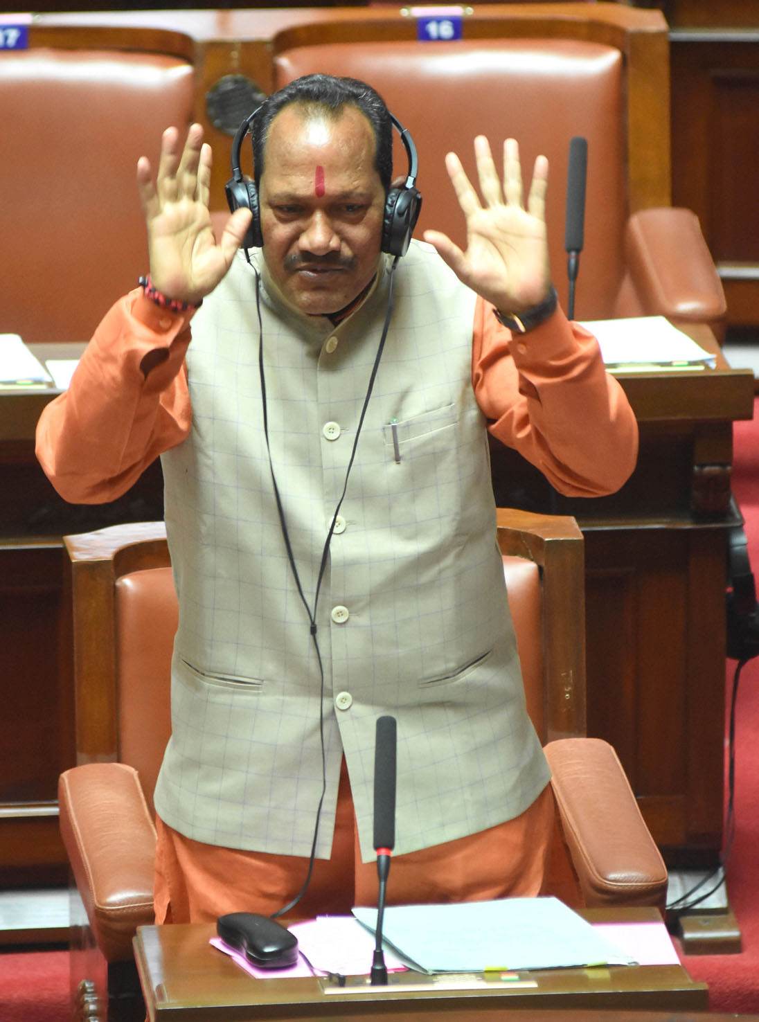 ಮೀನುಗಾರಿಕೆ ವಿಜ್ಞಾನಗಳ ವಿವಿ ಸ್ಥಳಾಂತರವಿಲ್ಲ: ಸಚಿವ ಪ್ರಭು ಬಿ.ಚವ್ಹಾಣ್