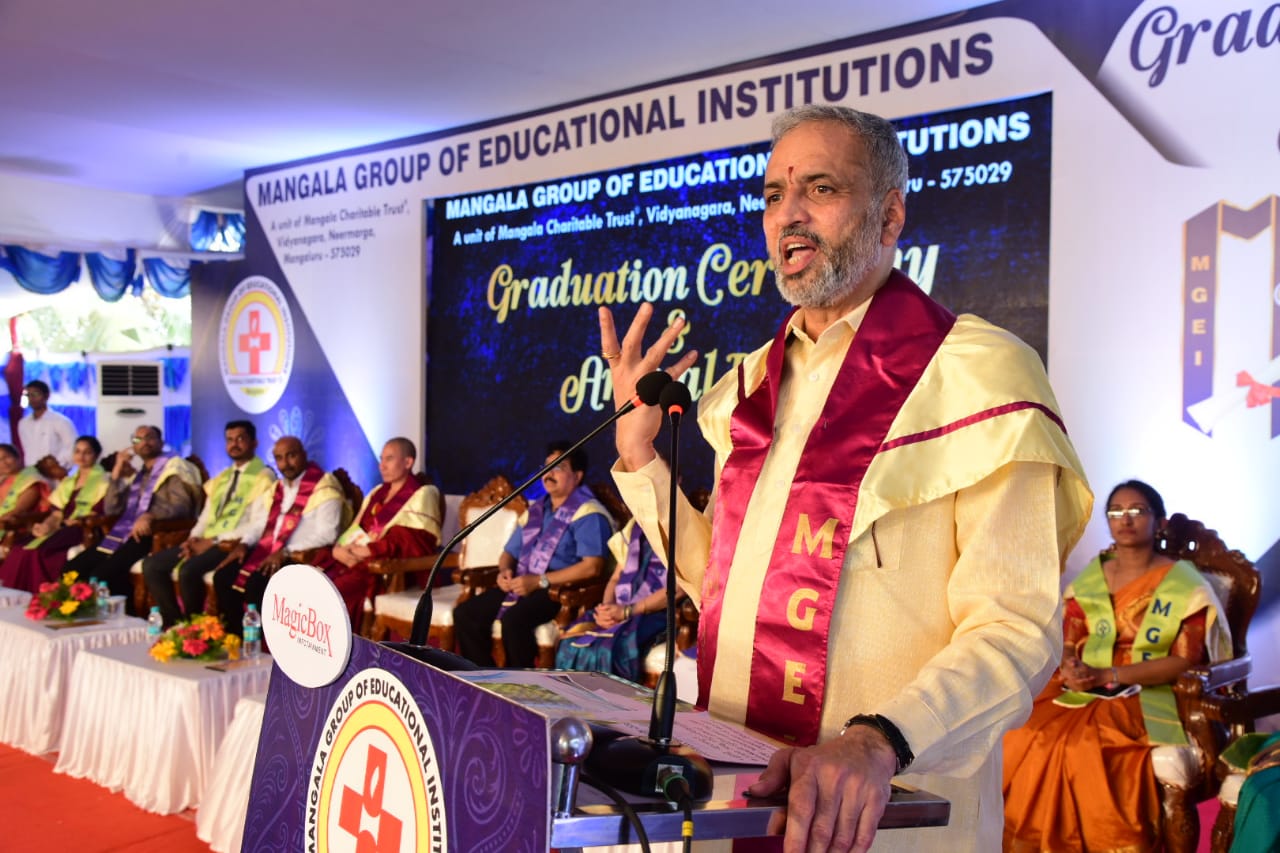 ಆರೋಗ್ಯ ಕ್ಷೇತ್ರದ ಮೂಲಕ ರಾಷ್ಟ್ರದ ಅಭ್ಯುದಯಕ್ಕೆ ಕೊಡುಗೆ ನೀಡಲು ಯುವ ಪದವೀಧರರಿಗೆ ವಿಶ್ವೇಶ್ವರ ಹೆಗಡೆ ಕಾಗೇರಿ ಕರೆ