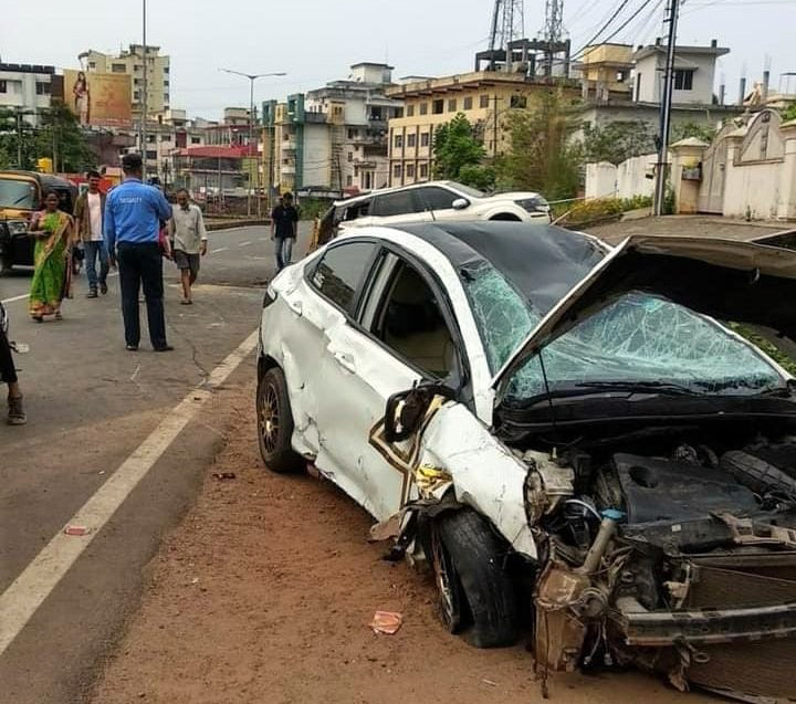 ಮಣಿಪಾಲದಲ್ಲಿ ಸರಣಿ ಅಪಘಾತ: ಮೂರು ಕಾರು, ಒಂದು ಬೈಕ್ ಜಖಂ