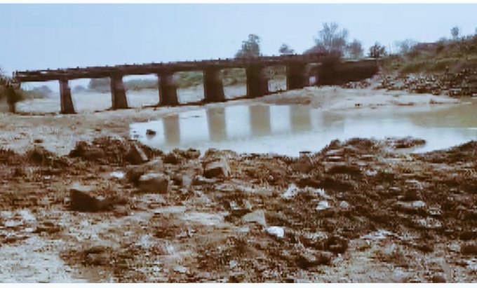 ಬಿಹಾರದಲ್ಲಿ 60 ಅಡಿ ಉದ್ದದ ಕಬ್ಬಿಣದ ಸೇತುವೆಯನ್ನೇ ಕದ್ದ ಕಳ್ಳರು !