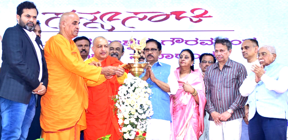 ಪರಮೇಶ್ವರ್ ಸರಳ ಸಜ್ಜನ ರಾಜಕಾರಣಿ: ಸಾಹಿತಿ ಚಂದ್ರಶೇಖರ ಕಂಬಾರ